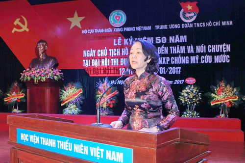 Đồng chí Trương Thị Mai phát biểu